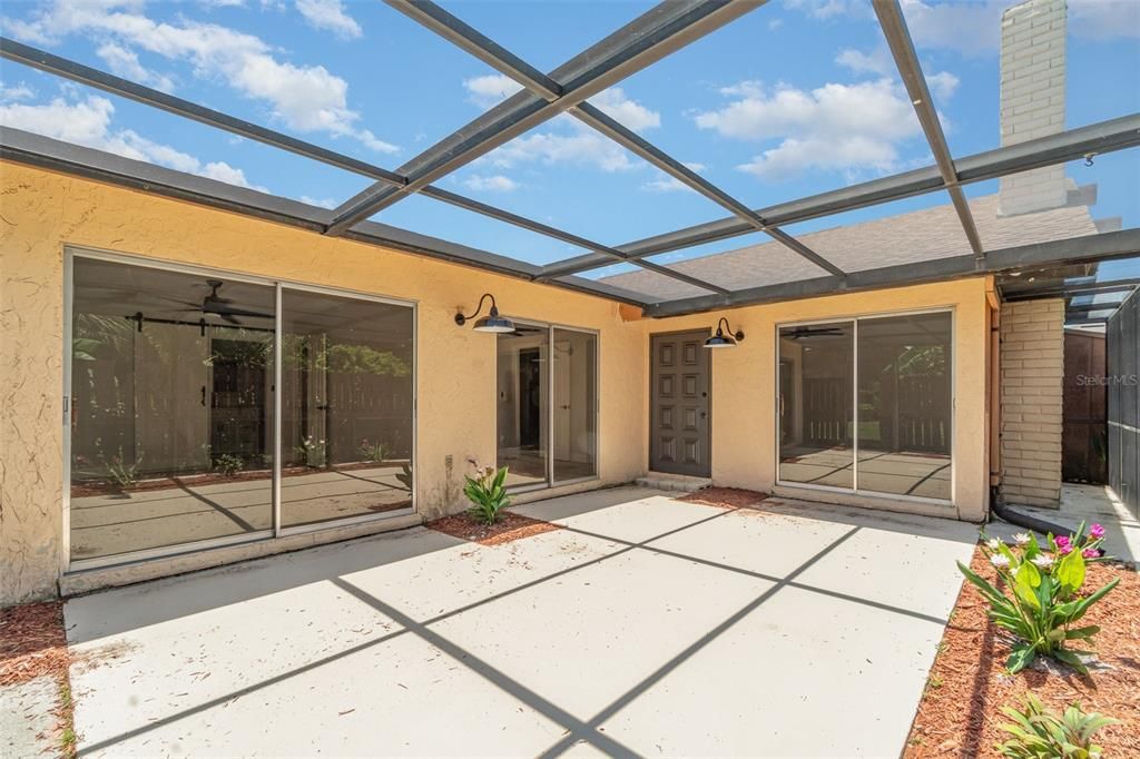 For Sale: $179,999 (2 beds, 1 baths, 1006 Square Feet)