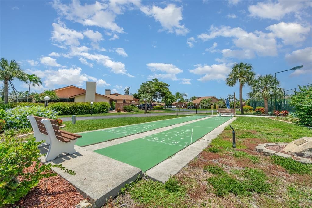 For Sale: $179,999 (2 beds, 1 baths, 1006 Square Feet)