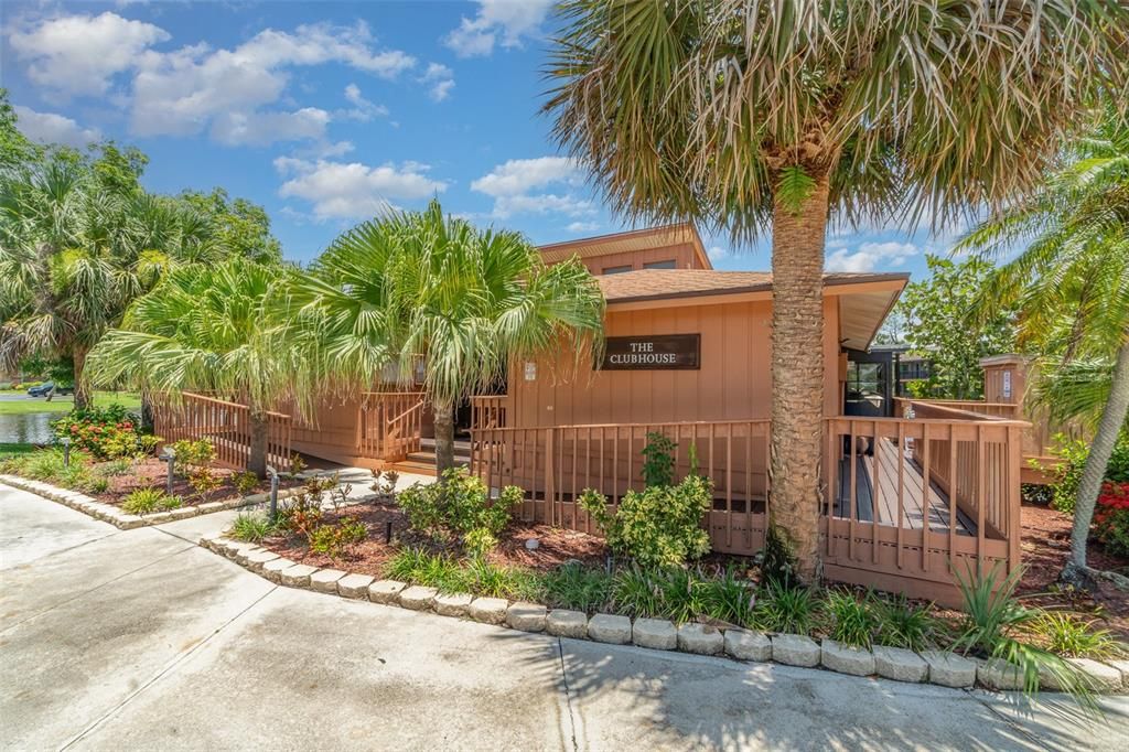 For Sale: $179,999 (2 beds, 1 baths, 1006 Square Feet)