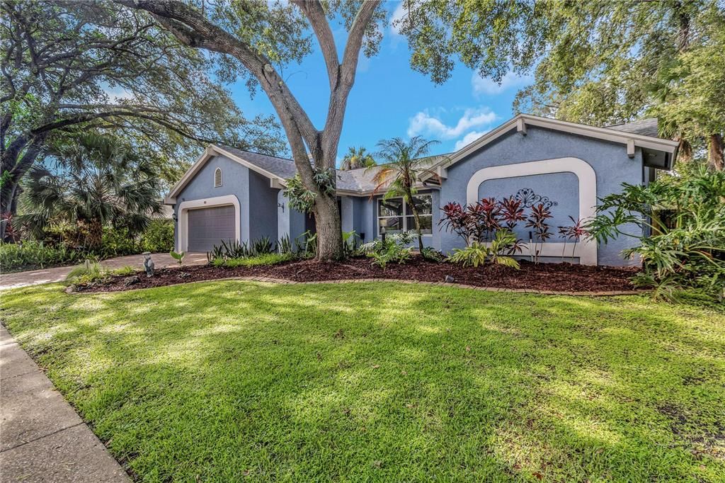 Недавно продано: $665,000 (4 спален, 2 ванн, 2299 Квадратных фут)