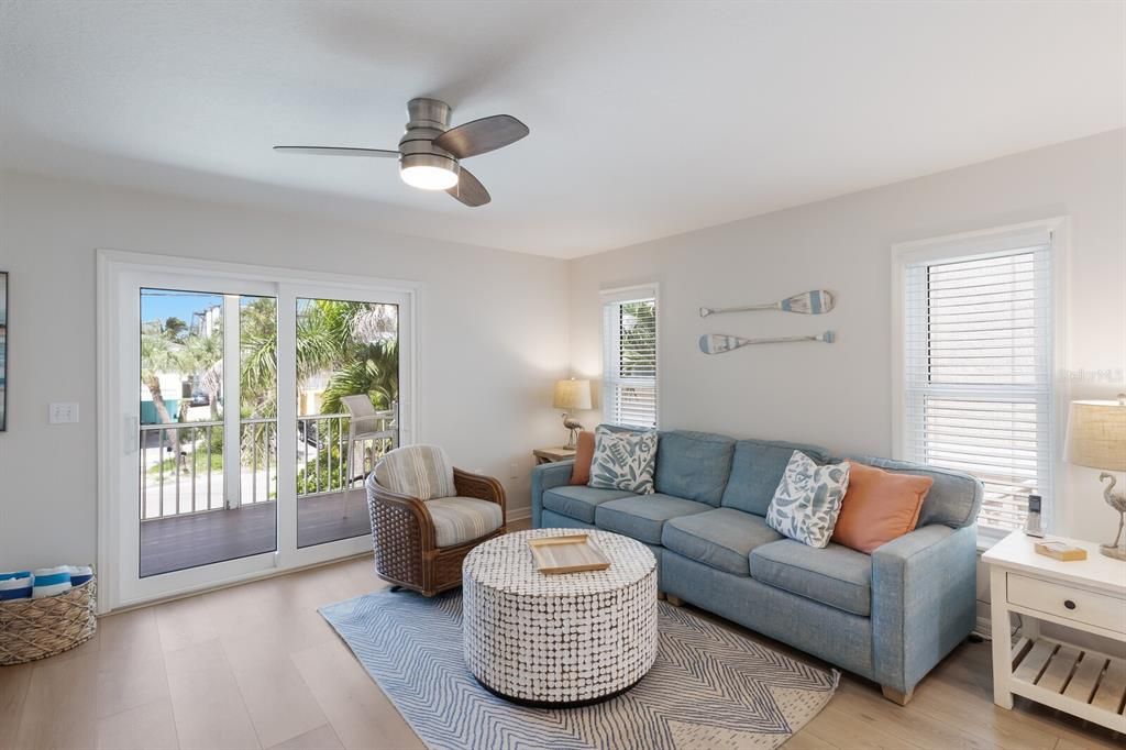 合同活跃: $1,895,000 (5 贝兹, 0 浴室, 2342 平方英尺)