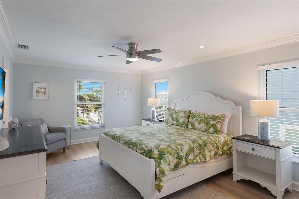 合同活跃: $1,895,000 (5 贝兹, 0 浴室, 2342 平方英尺)