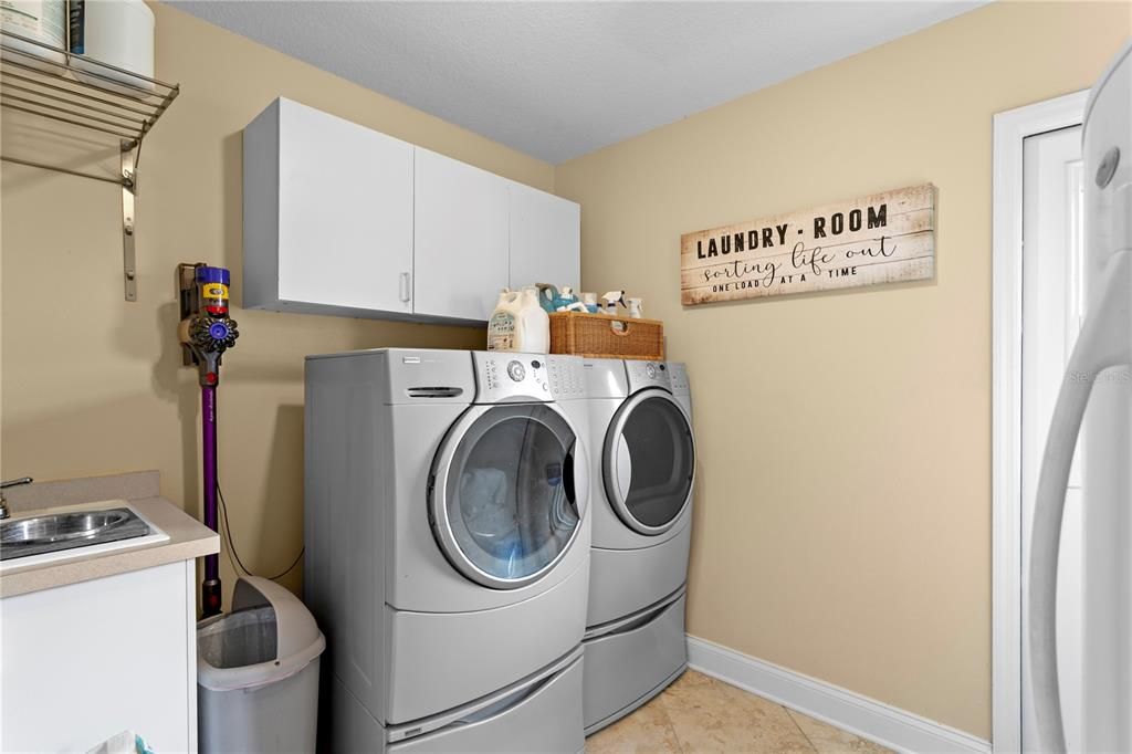 合同活跃: $1,130,000 (4 贝兹, 3 浴室, 2883 平方英尺)