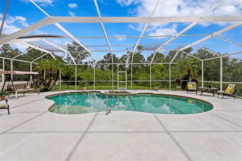 合同活跃: $1,130,000 (4 贝兹, 3 浴室, 2883 平方英尺)