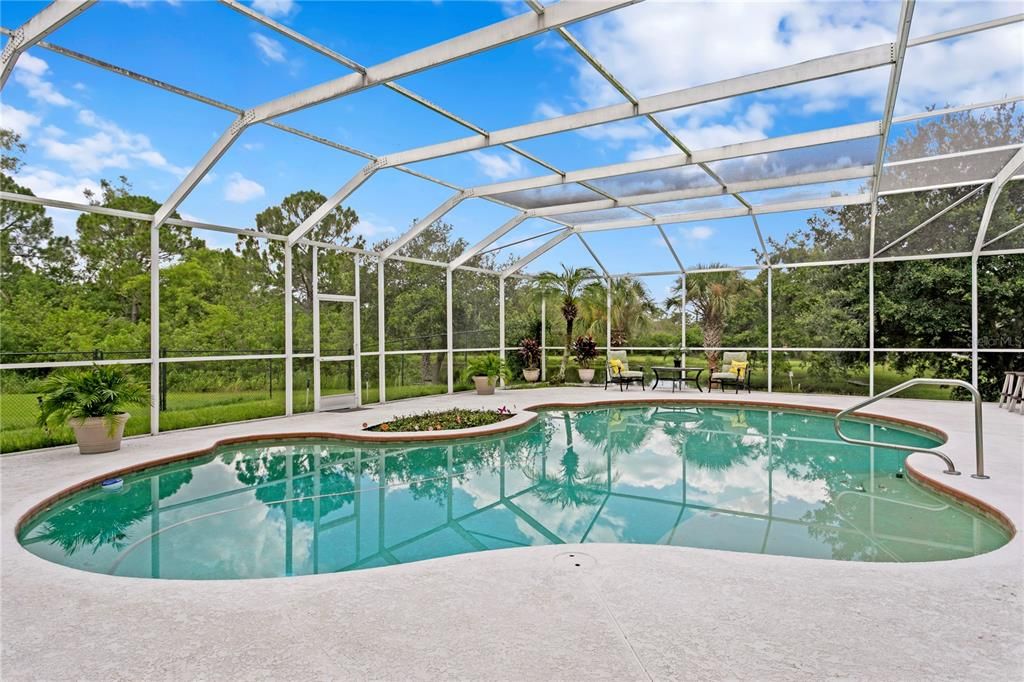 合同活跃: $1,130,000 (4 贝兹, 3 浴室, 2883 平方英尺)