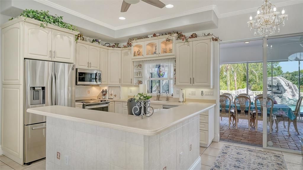 For Sale: $1,795,000 (5 beds, 3 baths, 4152 Square Feet)