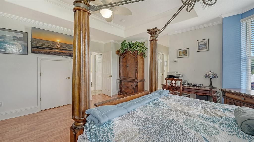 For Sale: $1,795,000 (5 beds, 3 baths, 4152 Square Feet)