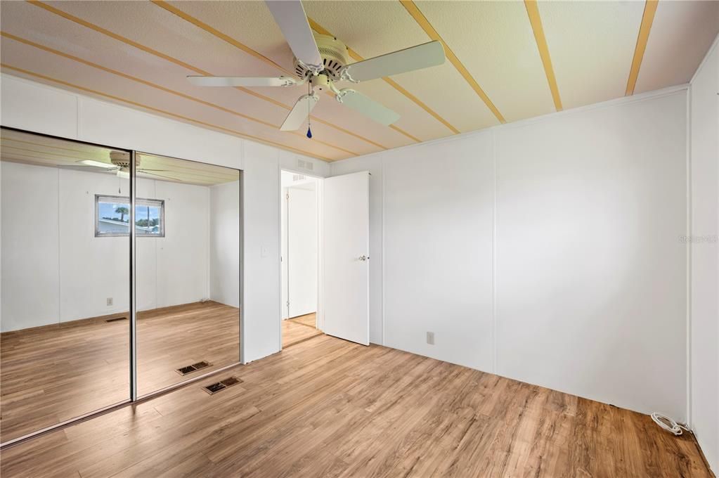 待售: $115,000 (3 贝兹, 2 浴室, 1176 平方英尺)