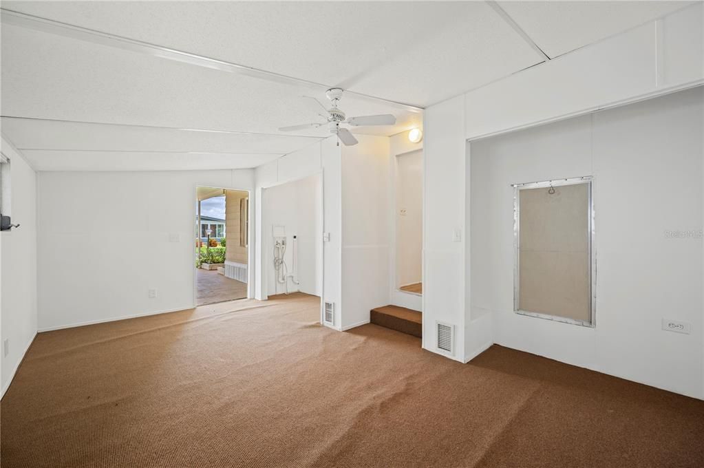 待售: $115,000 (3 贝兹, 2 浴室, 1176 平方英尺)