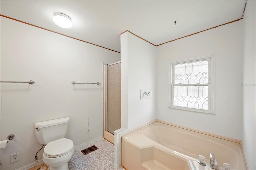 待售: $115,000 (3 贝兹, 2 浴室, 1176 平方英尺)