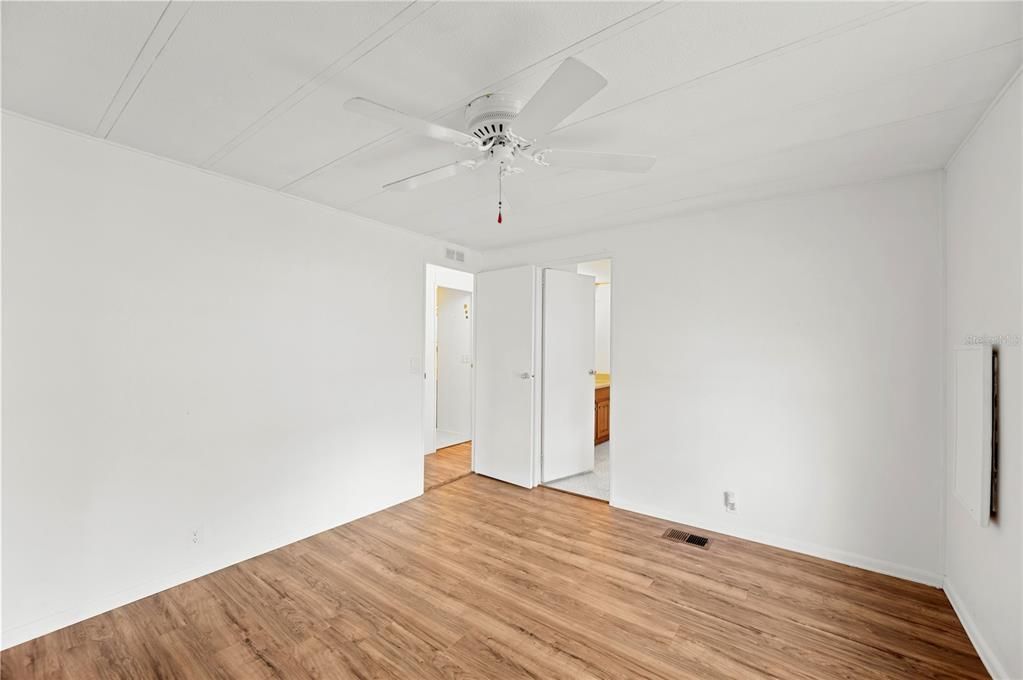 待售: $115,000 (3 贝兹, 2 浴室, 1176 平方英尺)