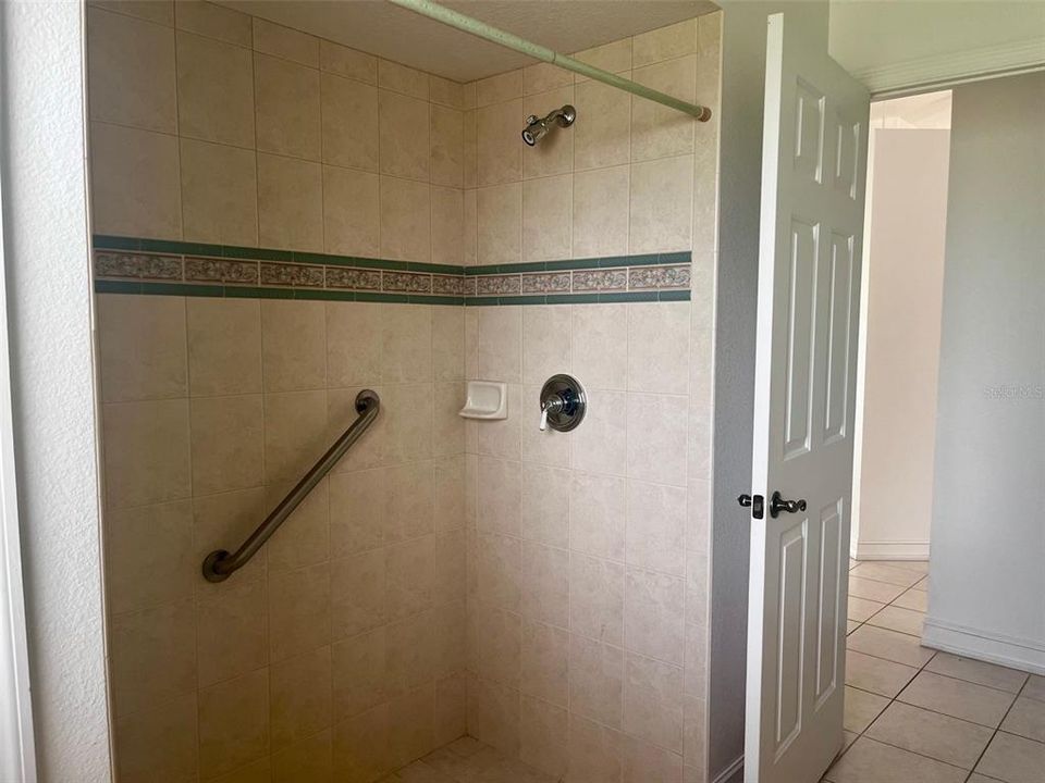 For Rent: $6,000 (3 beds, 2 baths, 2577 Square Feet)