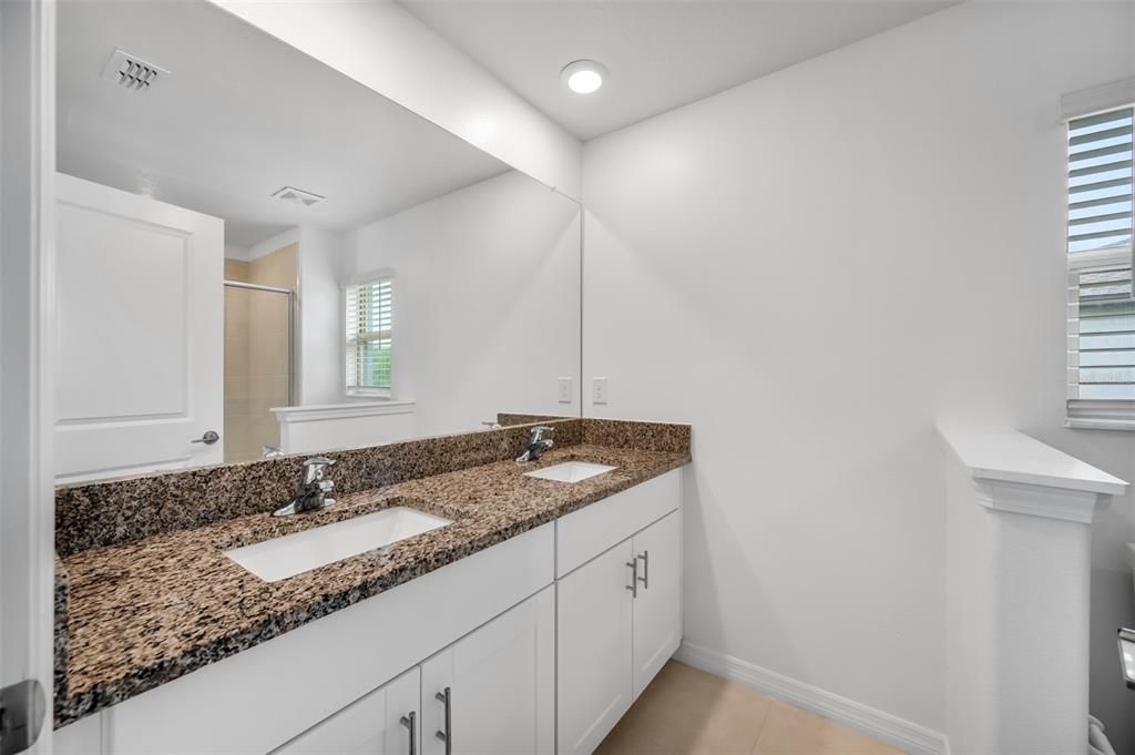 合同活跃: $1,995 (3 贝兹, 2 浴室, 1787 平方英尺)