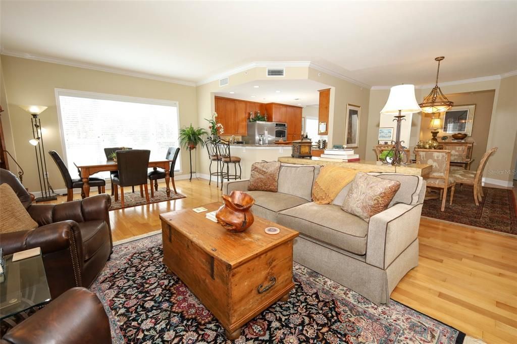 For Sale: $884,999 (3 beds, 2 baths, 2399 Square Feet)