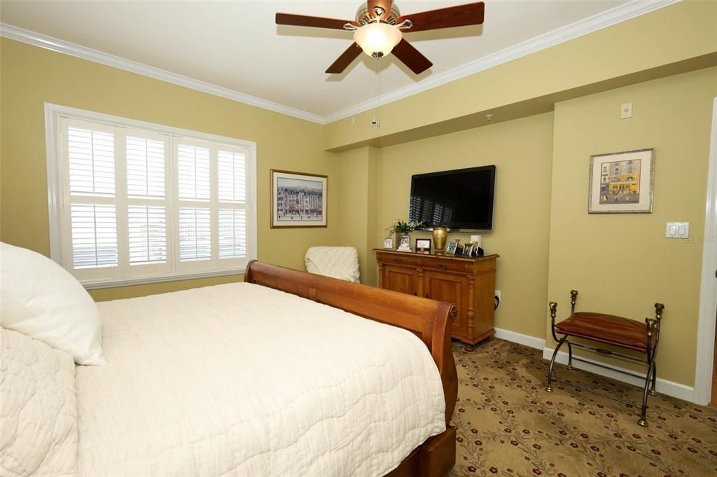 For Sale: $884,999 (3 beds, 2 baths, 2399 Square Feet)