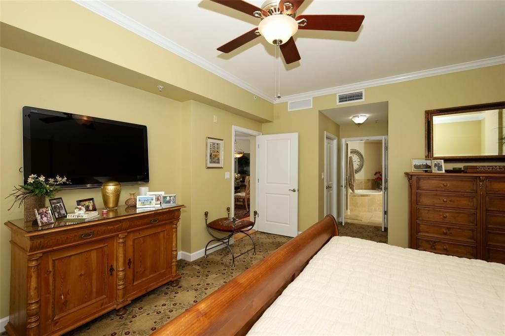 For Sale: $884,999 (3 beds, 2 baths, 2399 Square Feet)