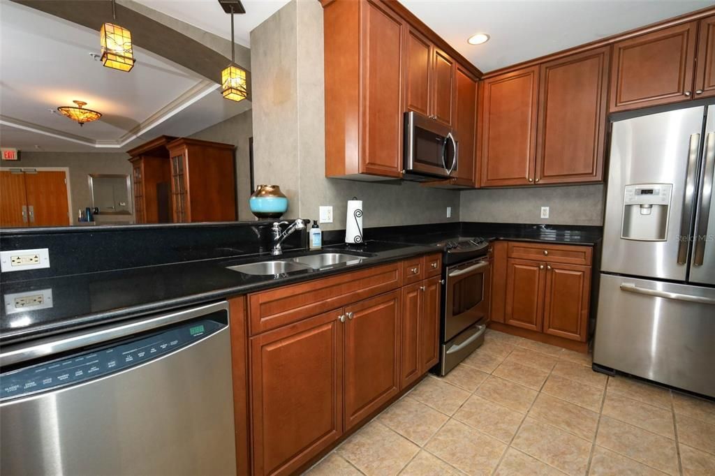 For Sale: $884,999 (3 beds, 2 baths, 2399 Square Feet)