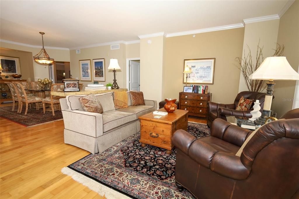 For Sale: $884,999 (3 beds, 2 baths, 2399 Square Feet)