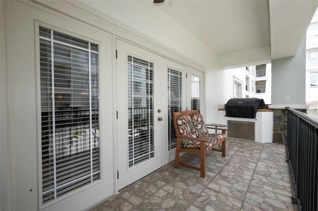 For Sale: $884,999 (3 beds, 2 baths, 2399 Square Feet)