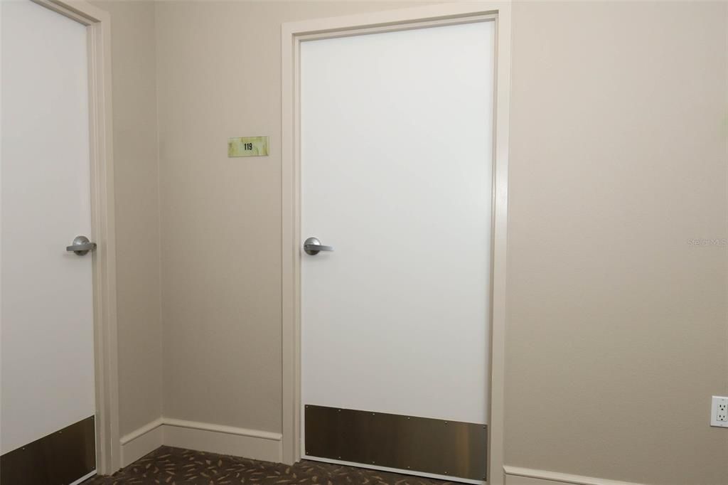 For Sale: $884,999 (3 beds, 2 baths, 2399 Square Feet)