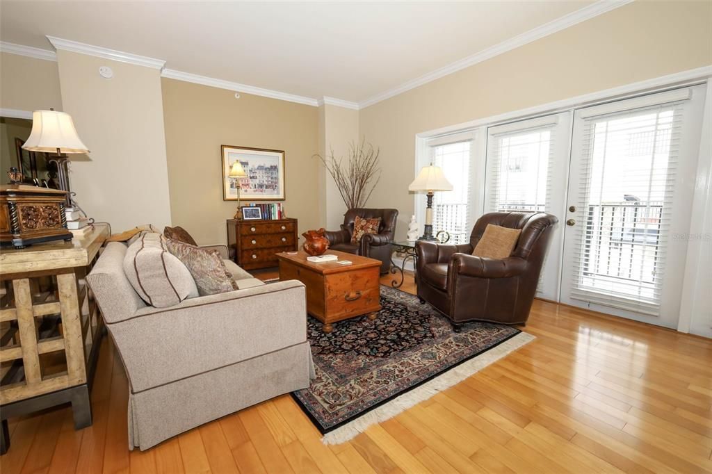 For Sale: $884,999 (3 beds, 2 baths, 2399 Square Feet)