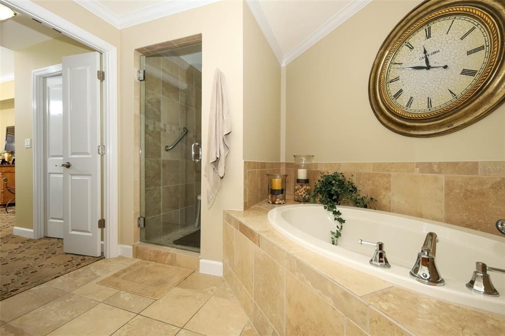 For Sale: $884,999 (3 beds, 2 baths, 2399 Square Feet)