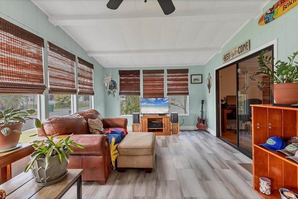 Activo con contrato: $220,000 (2 camas, 2 baños, 1446 Pies cuadrados)