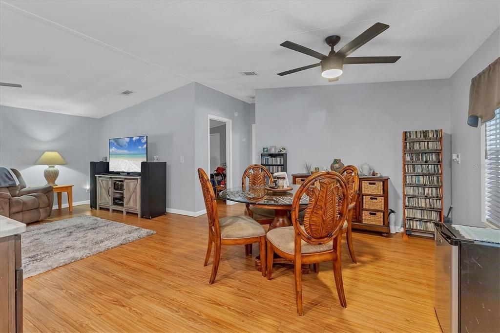 Activo con contrato: $220,000 (2 camas, 2 baños, 1446 Pies cuadrados)