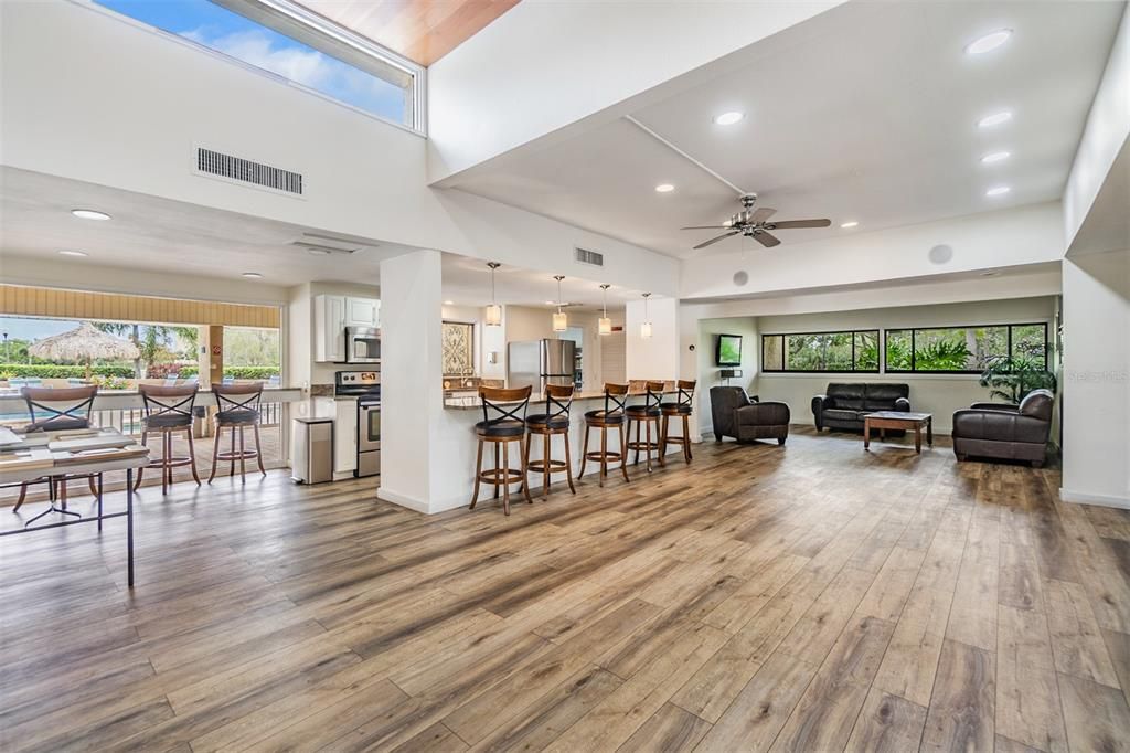 Active With Contract: $95,000 (0 beds, 1 baths, 565 Square Feet)