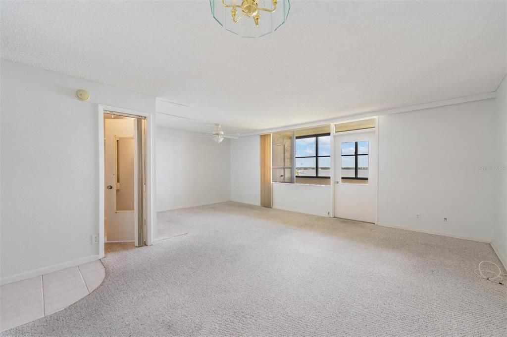 Active With Contract: $95,000 (0 beds, 1 baths, 565 Square Feet)