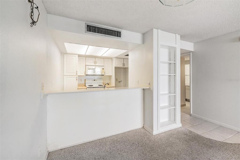 Active With Contract: $95,000 (0 beds, 1 baths, 565 Square Feet)