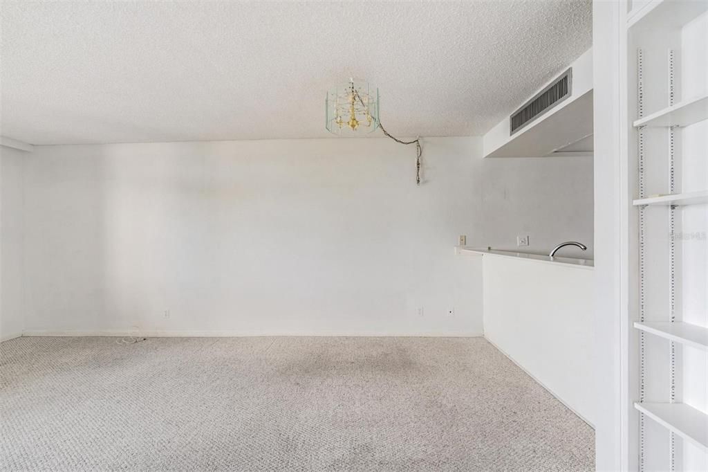 Active With Contract: $95,000 (0 beds, 1 baths, 565 Square Feet)