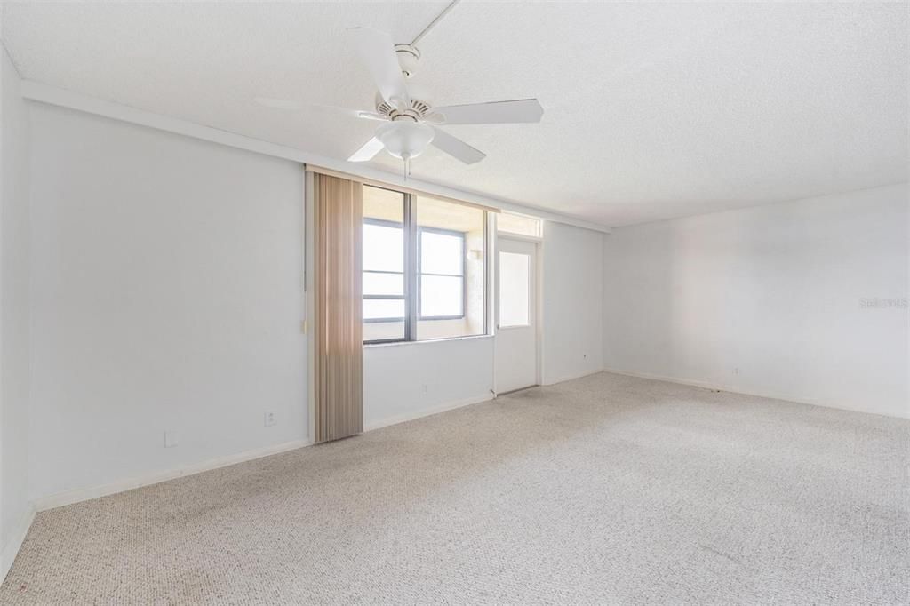 Active With Contract: $95,000 (0 beds, 1 baths, 565 Square Feet)