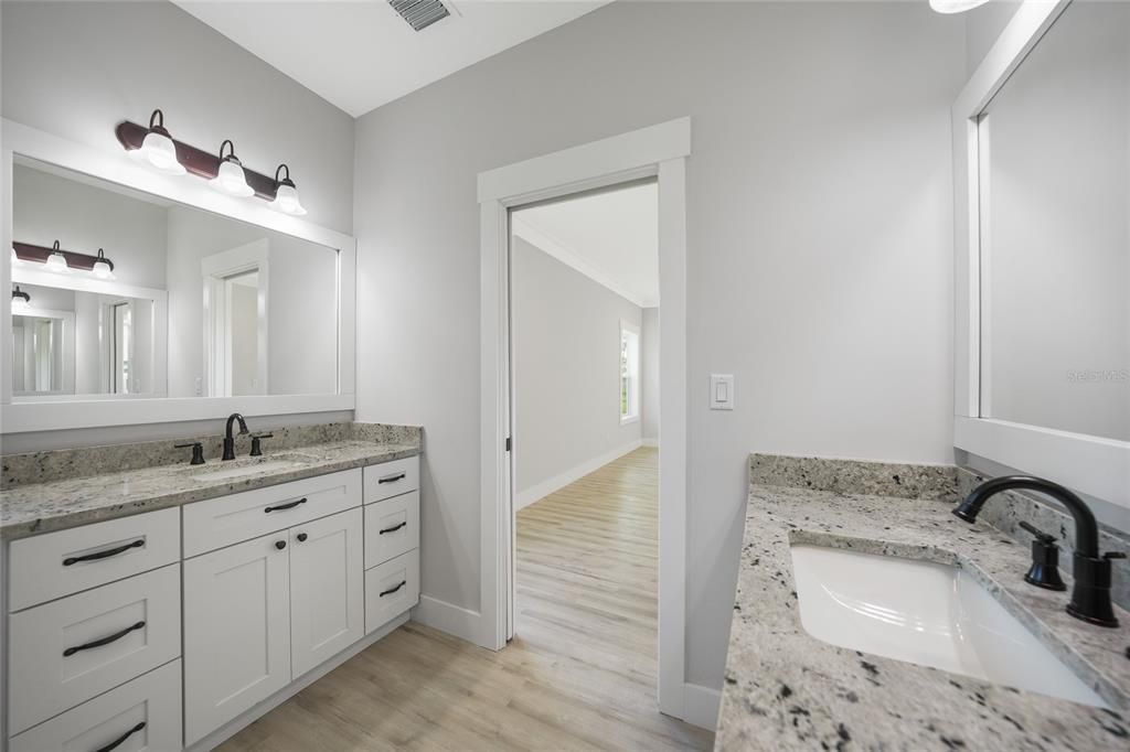 待售: $299,900 (3 贝兹, 2 浴室, 1650 平方英尺)