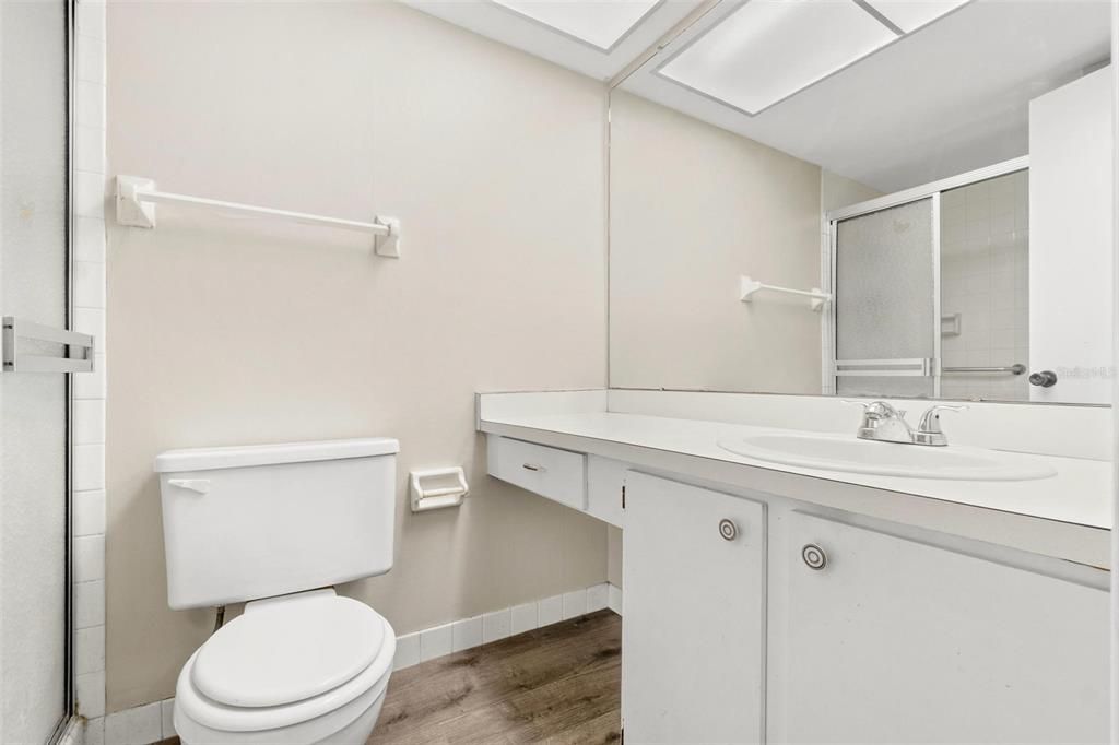 Под контрактом: $129,000 (2 спален, 2 ванн, 1035 Квадратных фут)