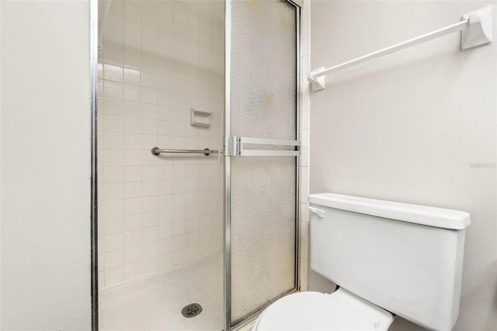 Под контрактом: $129,000 (2 спален, 2 ванн, 1035 Квадратных фут)