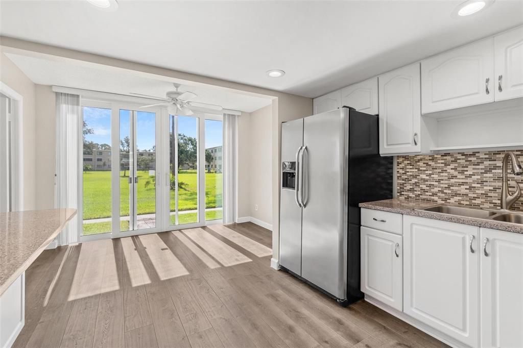 Под контрактом: $129,000 (2 спален, 2 ванн, 1035 Квадратных фут)