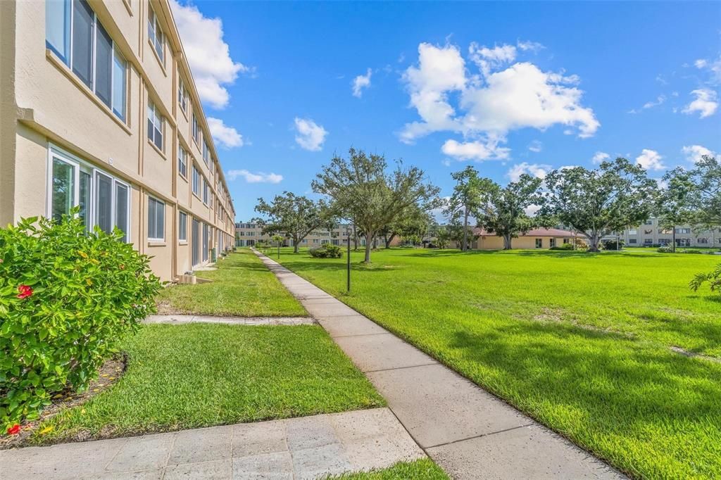 Под контрактом: $129,000 (2 спален, 2 ванн, 1035 Квадратных фут)