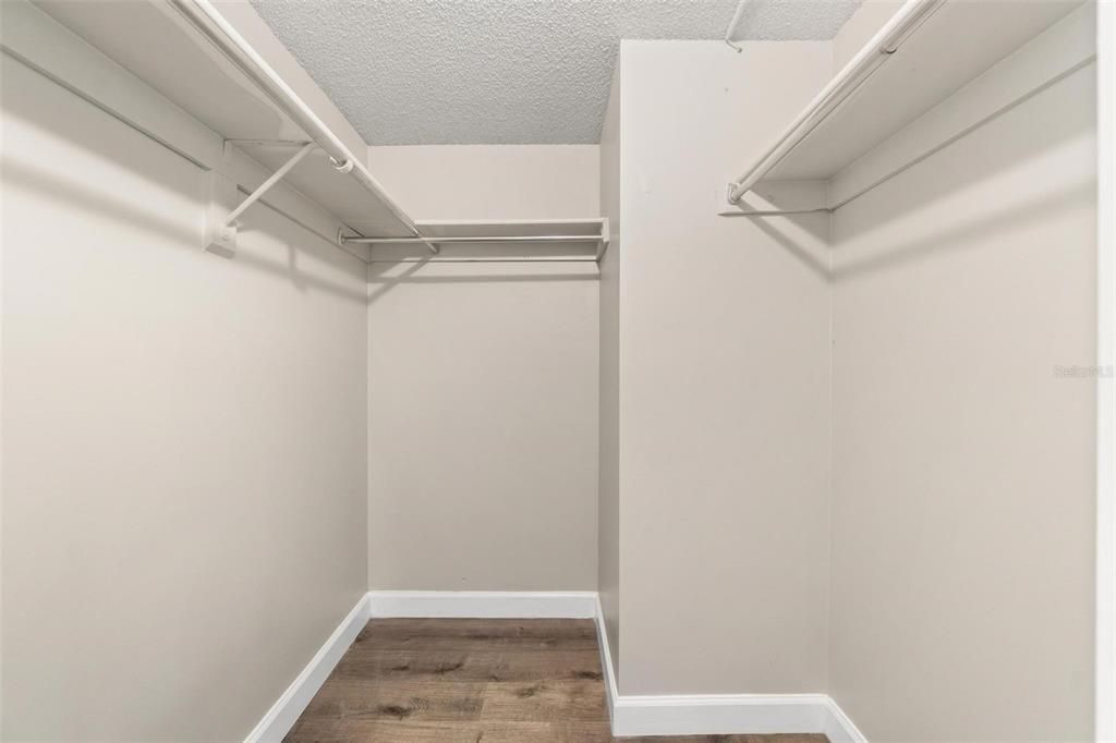 Под контрактом: $129,000 (2 спален, 2 ванн, 1035 Квадратных фут)