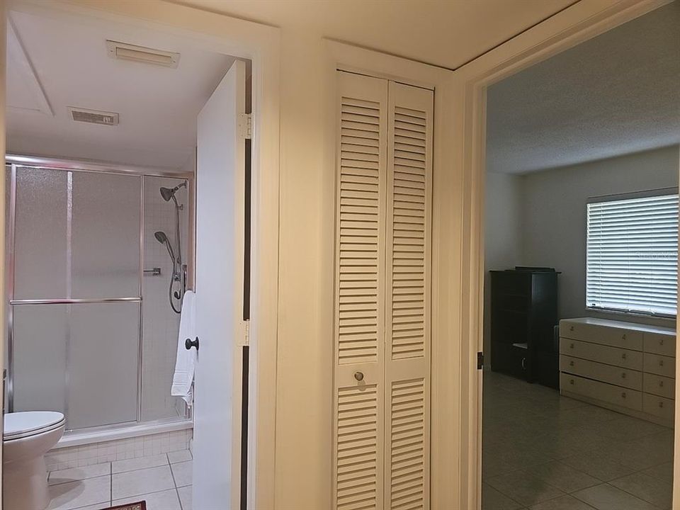 For Sale: $209,500 (2 beds, 2 baths, 1250 Square Feet)