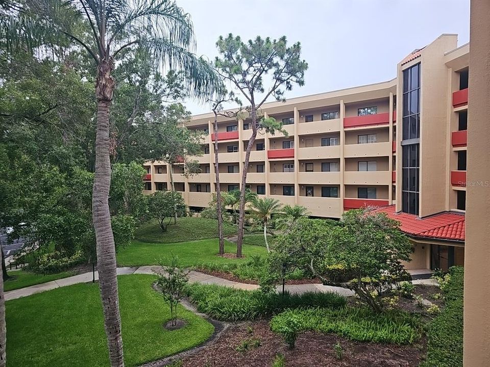 For Sale: $209,500 (2 beds, 2 baths, 1250 Square Feet)