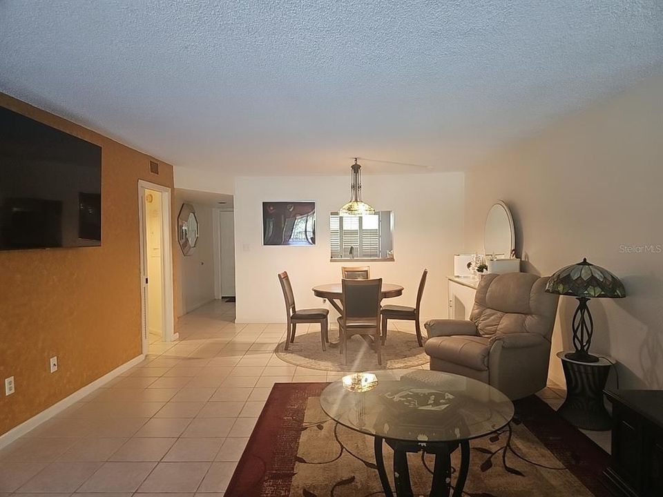 For Sale: $209,500 (2 beds, 2 baths, 1250 Square Feet)