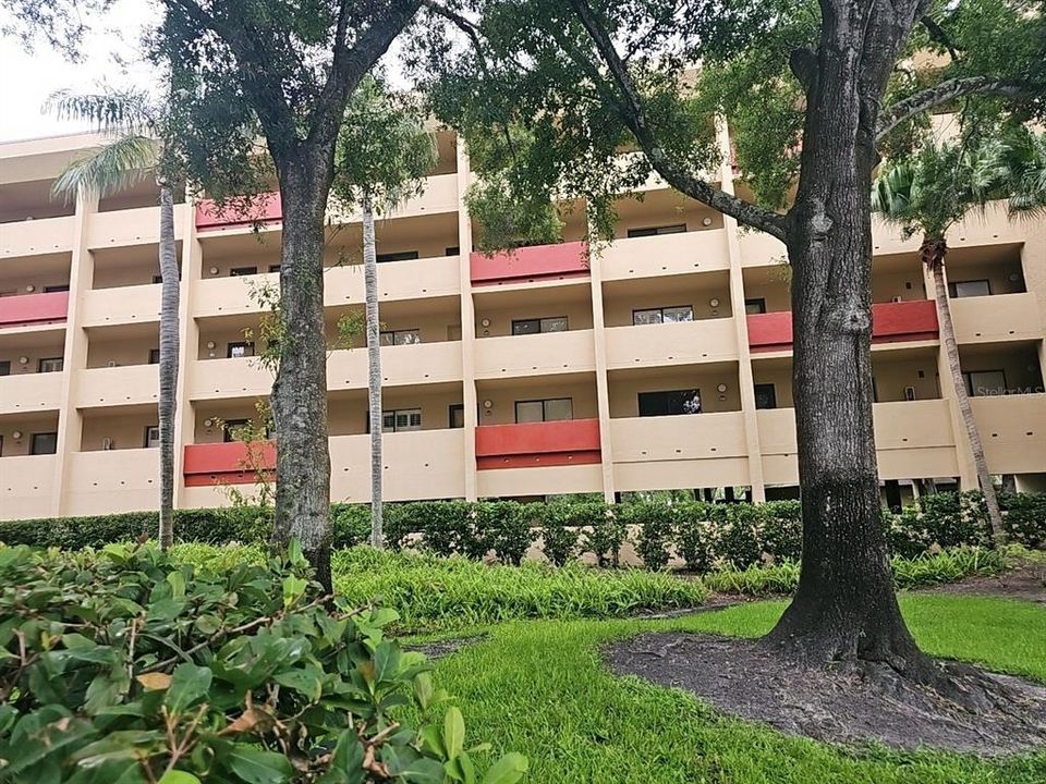 For Sale: $209,500 (2 beds, 2 baths, 1250 Square Feet)