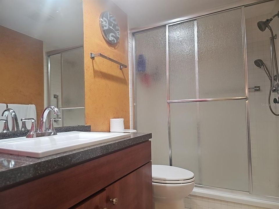 For Sale: $209,500 (2 beds, 2 baths, 1250 Square Feet)