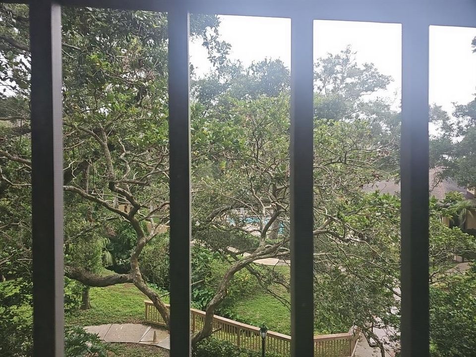 For Sale: $209,500 (2 beds, 2 baths, 1250 Square Feet)