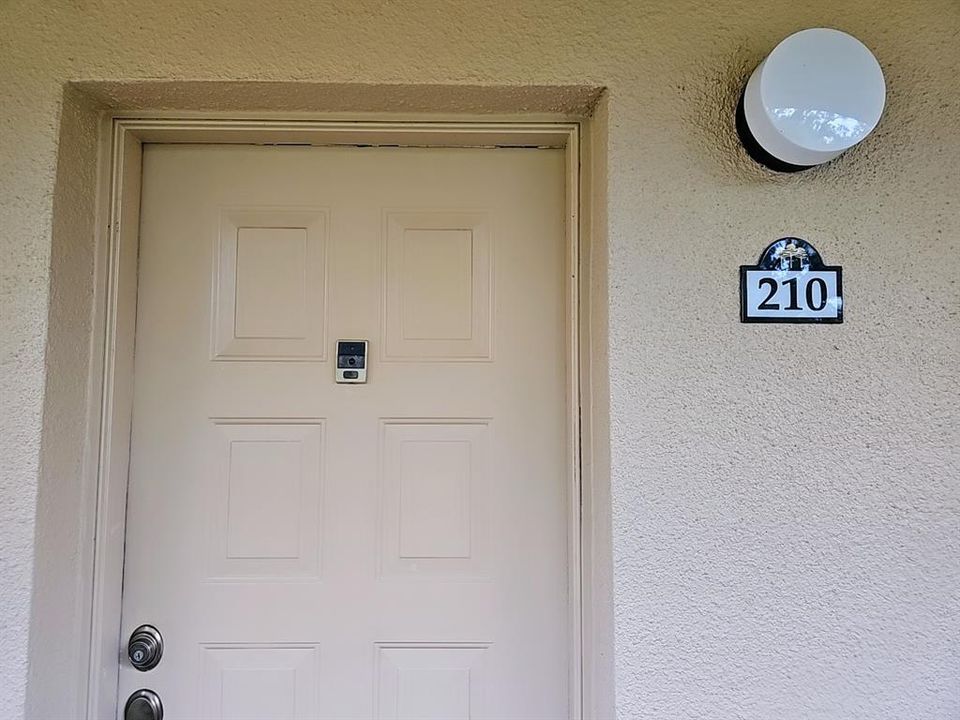 For Sale: $209,500 (2 beds, 2 baths, 1250 Square Feet)