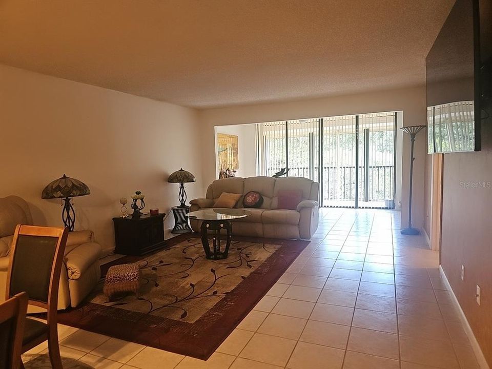 For Sale: $209,500 (2 beds, 2 baths, 1250 Square Feet)