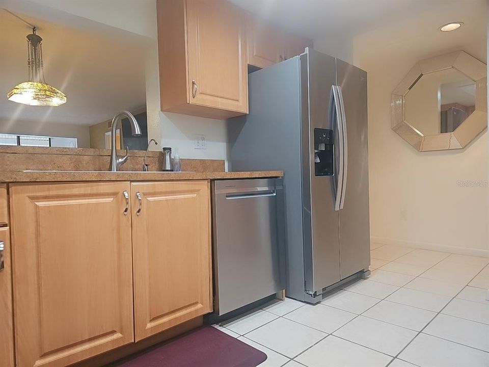 For Sale: $209,500 (2 beds, 2 baths, 1250 Square Feet)