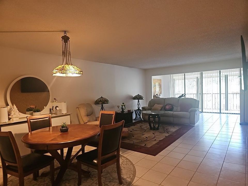 For Sale: $209,500 (2 beds, 2 baths, 1250 Square Feet)
