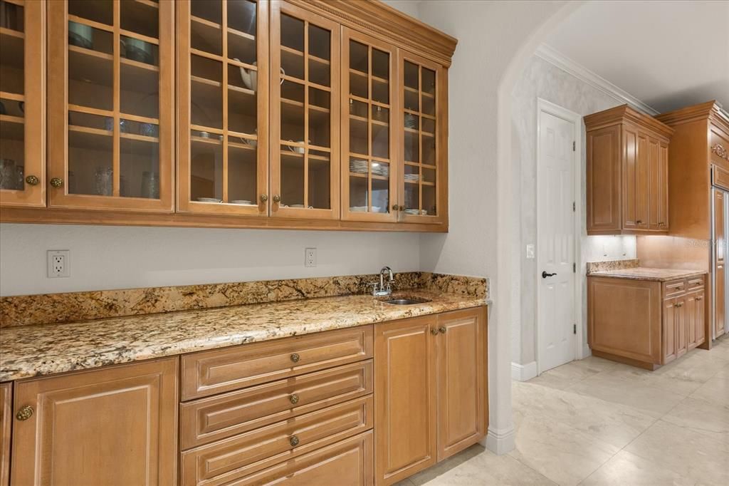 待售: $1,800,000 (5 贝兹, 6 浴室, 5151 平方英尺)